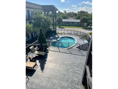 UNIT RENOVATED WITH LAMINATED FLOORS. FRESHLY PAINTED. LARGE - photo 3