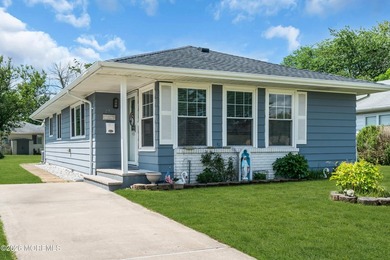 Welcome to this warm and inviting 2-bedroom, 1-bath home in the - photo 1