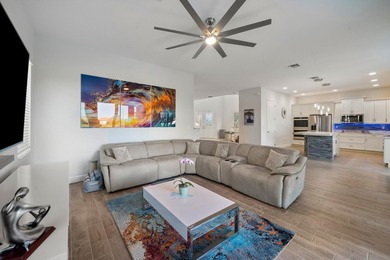 Welcome to this meticulously designed 5-bedroom, 4-bathroom - photo 13