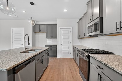 AUBURN TANDEM - LOT 16 | MOVE-IN READY Built by Peachtree - photo 17