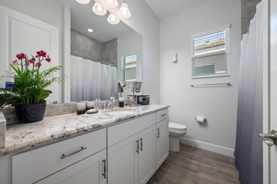 Welcome to this meticulously designed 5-bedroom, 4-bathroom - photo 23