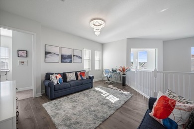 Welcome to this meticulously designed 5-bedroom, 4-bathroom - photo 25
