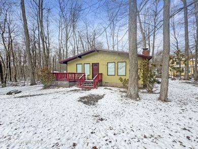 Lake Home For Sale in Tobyhanna, Pennsylvania