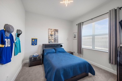 Welcome to this meticulously designed 5-bedroom, 4-bathroom - photo 34