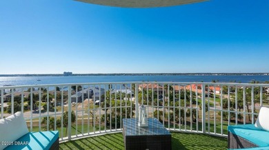Wake up to sweeping Intracoastal water views from this 7th-floor