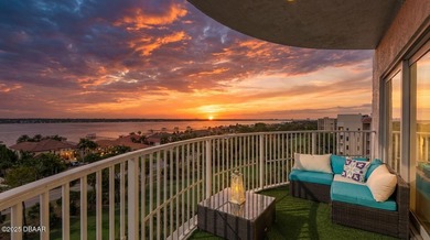 Wake up to sweeping Intracoastal water views from this 7th-floor