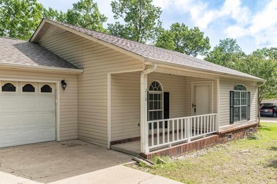 Don't miss out on this beautiful 3-bedroom, 2-bath home - photo 4