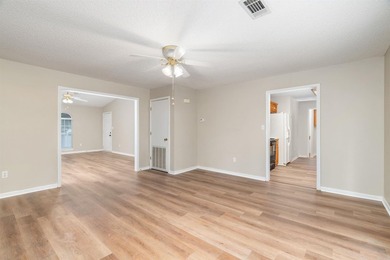 Don't miss out on this beautiful 3-bedroom, 2-bath home - photo 9