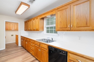 Don't miss out on this beautiful 3-bedroom, 2-bath home - photo 10