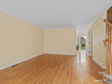 Welcome to this beautiful, turn-key end-unit townhome offering - photo 12