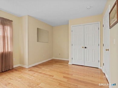 Welcome to this beautiful, turn-key end-unit townhome offering - photo 26