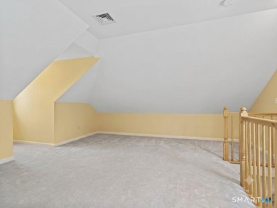 Welcome to this beautiful, turn-key end-unit townhome offering - photo 31