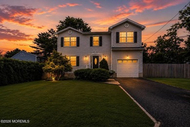 Showings begin Tuesday, July 14. Welcome to this spacious - photo 2