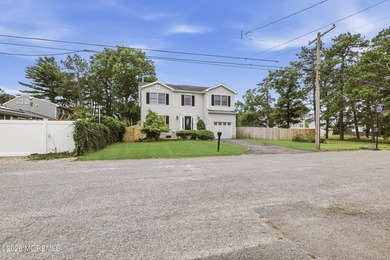 Showings begin Tuesday, July 14. Welcome to this spacious - photo 4