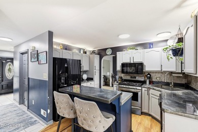 Showings begin Tuesday, July 14. Welcome to this spacious - photo 9