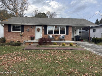 Fort Loudoun Lake Home For Sale in Knoxville Tennessee