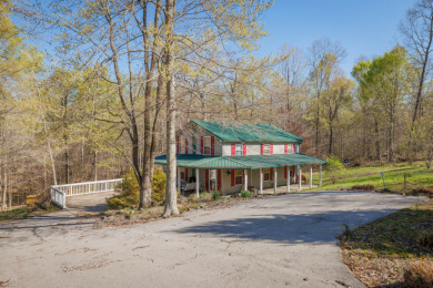 ESCAPE to your perfect lake-side retreat! FAMILY size! - Lake Home Under Contract in McDaniels, Kentucky