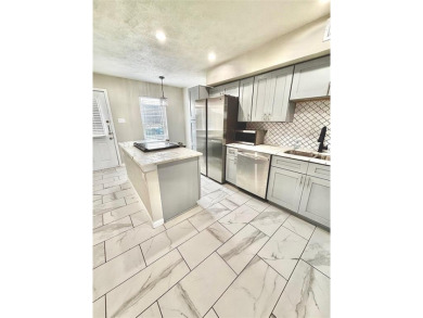 Blue Lake Townhome/Townhouse Active Under Contract in Richardson Texas