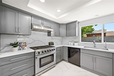 Welcome to this beautifully upgraded 6-bedroom, 3-bathroom home - photo 11