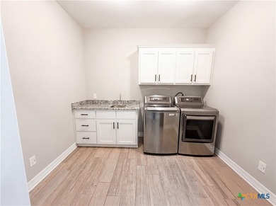 Imagine 6112 Wye Oak Dr, a residence designed for practical - photo 15