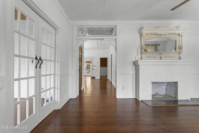 Southern Charm Meets Coastal Living - Just two Blocks from the - photo 5