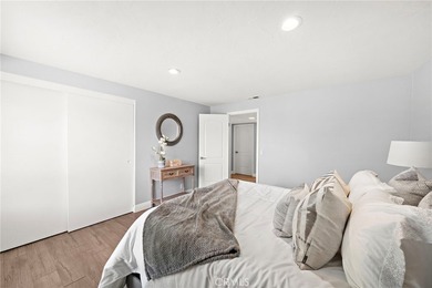 Welcome to this beautifully upgraded 6-bedroom, 3-bathroom home - photo 25