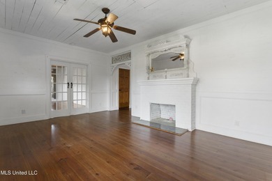 Southern Charm Meets Coastal Living - Just two Blocks from the - photo 9