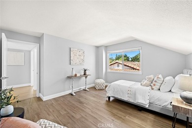 Welcome to this beautifully upgraded 6-bedroom, 3-bathroom home - photo 29