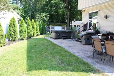 This fully renovated, 4-bedroom, 3-bathroom Colonial merges - photo 7