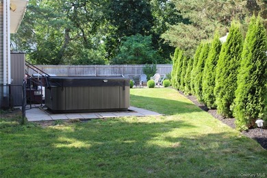 This fully renovated, 4-bedroom, 3-bathroom Colonial merges - photo 10