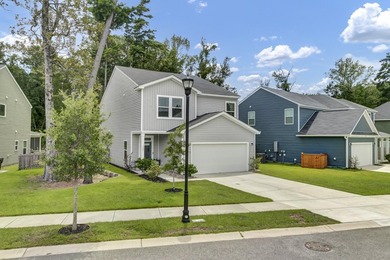 Beautifully maintained and showing like new, this home offers - photo 1