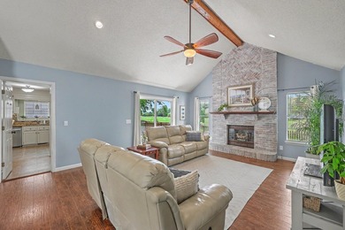 Golf course views, convenient location, NO HOA, low electric - photo 3