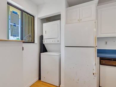 Discover this spacious 2-bedroom, 2-bathroom condo located on - photo 4