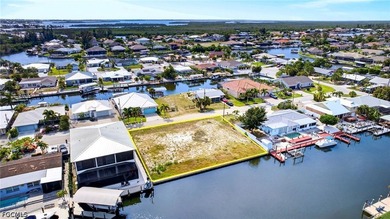 RARE oversized waterfront opportunity in highly sought-after - photo 3