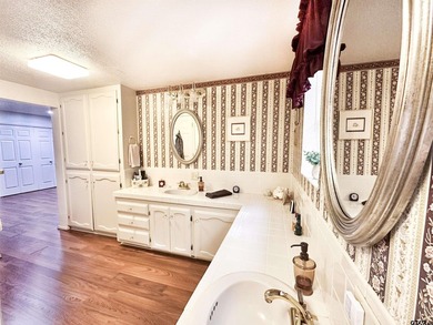 Beautiful waterfront canal home located in Frankston, Texas - photo 22