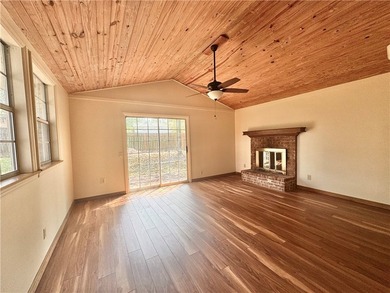 Welcome to your new home! This beautiful two-story residence - photo 8