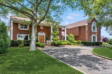 Welcome to this extraordinary residence in the stunning - photo 3