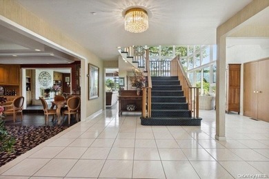 Welcome to this extraordinary residence in the stunning - photo 4