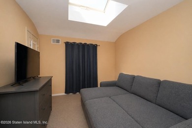 Welcome to Princes Bay! Located in Wolf's Pond Estate, this - photo 15