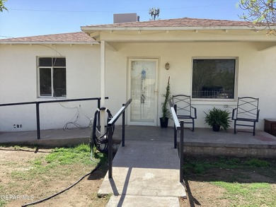 Great Location right off Alameda and Yarbrough. 3 bedroom/2 bath