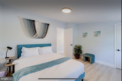 Investors dream! This is 2 houses with 4 additional waterfront - photo 9