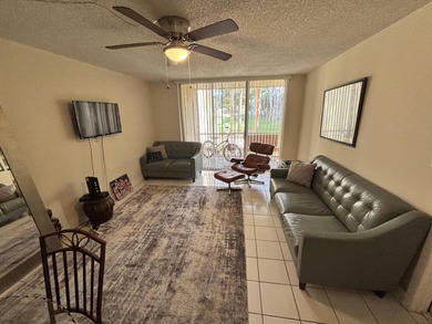 (private lake, pond, creek) Condo For Sale in Lauderdale Lakes Florida