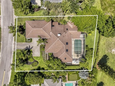 Set on nearly half an acre backing the Palmer golf course, this - photo 4