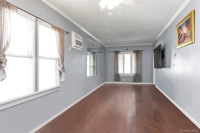 Move Right Into This Spacious Single Family Home In Jamaica - photo 7