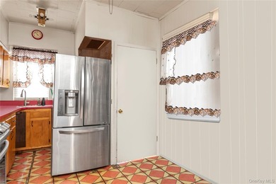 Move Right Into This Spacious Single Family Home In Jamaica - photo 10