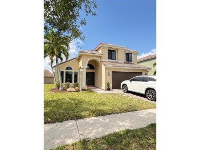 Lake Home For Sale in Pembroke Pines, Florida
