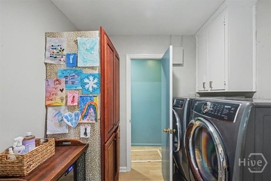 Welcome to this adorable, updated cottage in The Landings on - photo 24