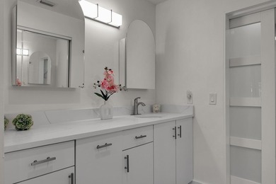 NEW, NEW, NEW!! Priced to SELL!!!! Completely renovated and - photo 26