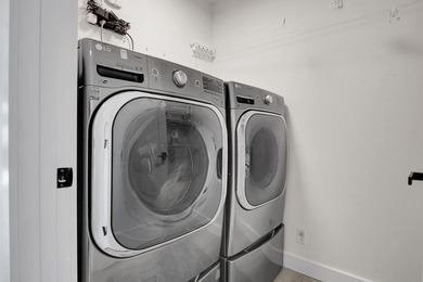 NEW, NEW, NEW!! Priced to SELL!!!! Completely renovated and - photo 37