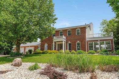 Custom built, one owner home is a jewel to behold. Features 4 - photo 2